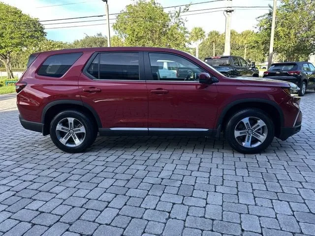 2024 Honda Pilot EX-L 7 Passenger photo 14