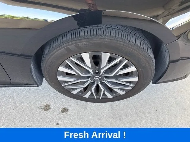 2025 Nissan Altima SV photo 22
