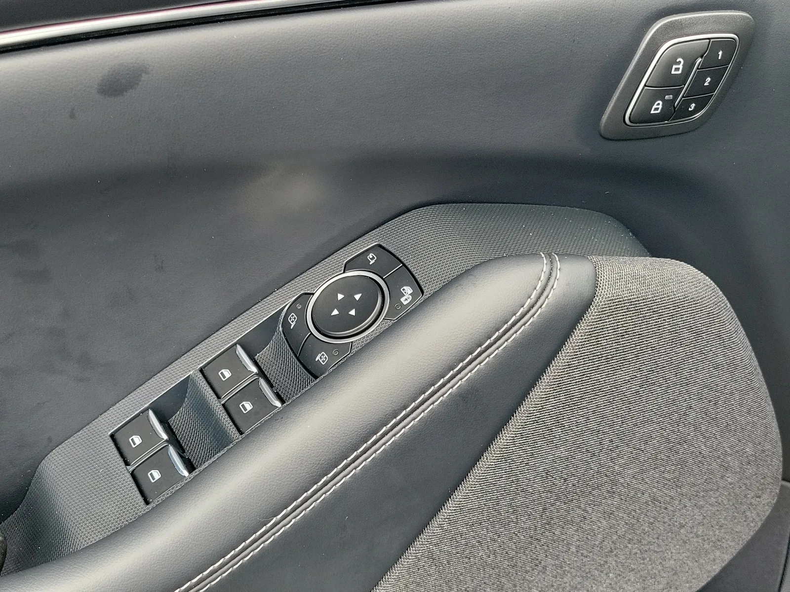 2024 Ford Mustang Mach-E Premium photo 23