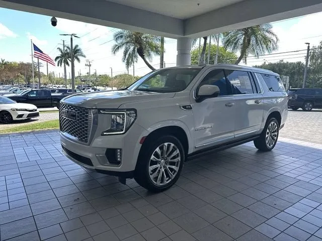 2022 GMC Yukon XL Denali photo 21