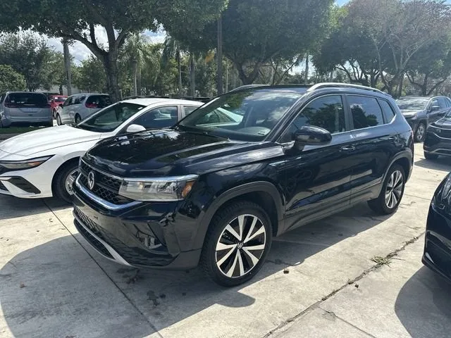 2024 Volkswagen Taos SE photo 7