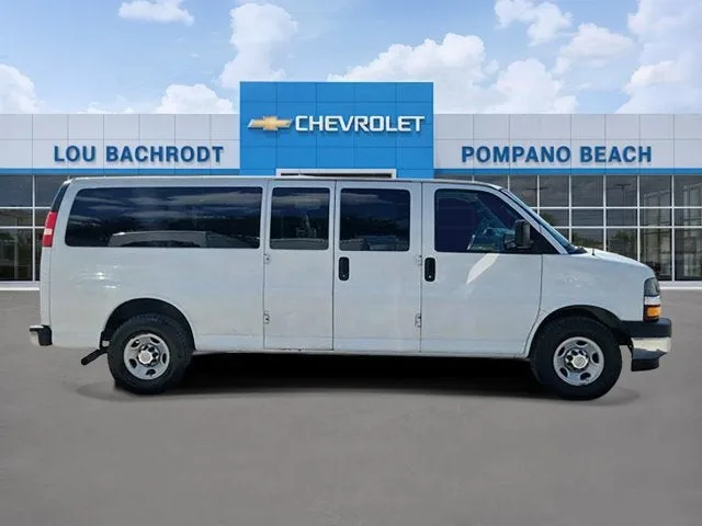 2019 Chevrolet Express Passenger 3500 LT photo 2