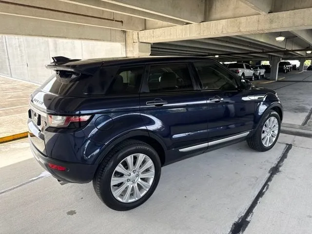 2019 Land Rover Range Rover Evoque HSE photo 17