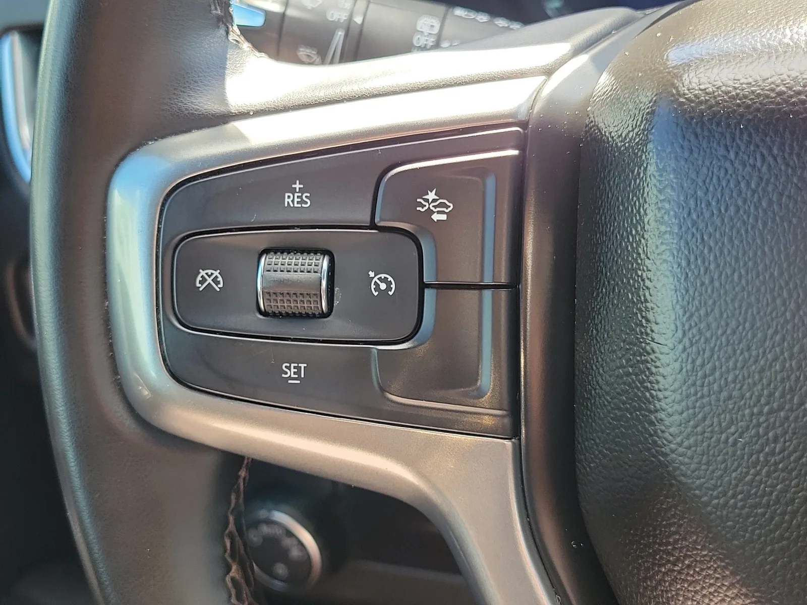 2024 Chevrolet Suburban LT photo 27