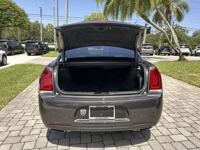 2023 Chrysler 300 300S photo 28