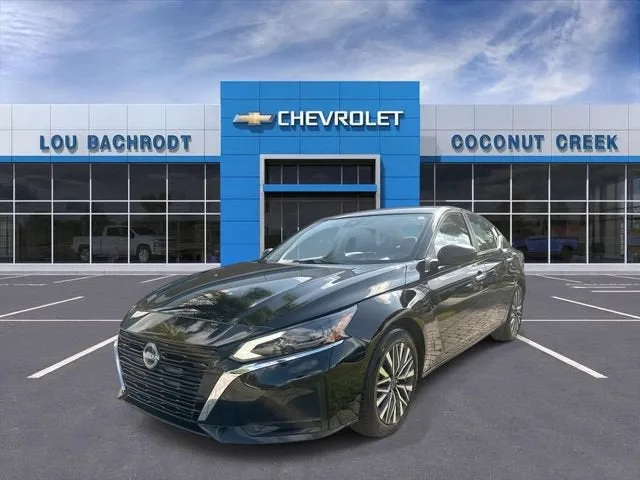 2025 Nissan Altima SV photo 4