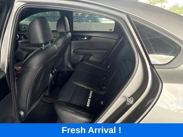 2022 Kia Forte GT photo 3