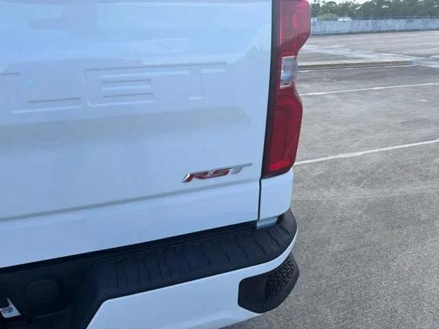 2023 Chevrolet Silverado 1500 RST photo 6