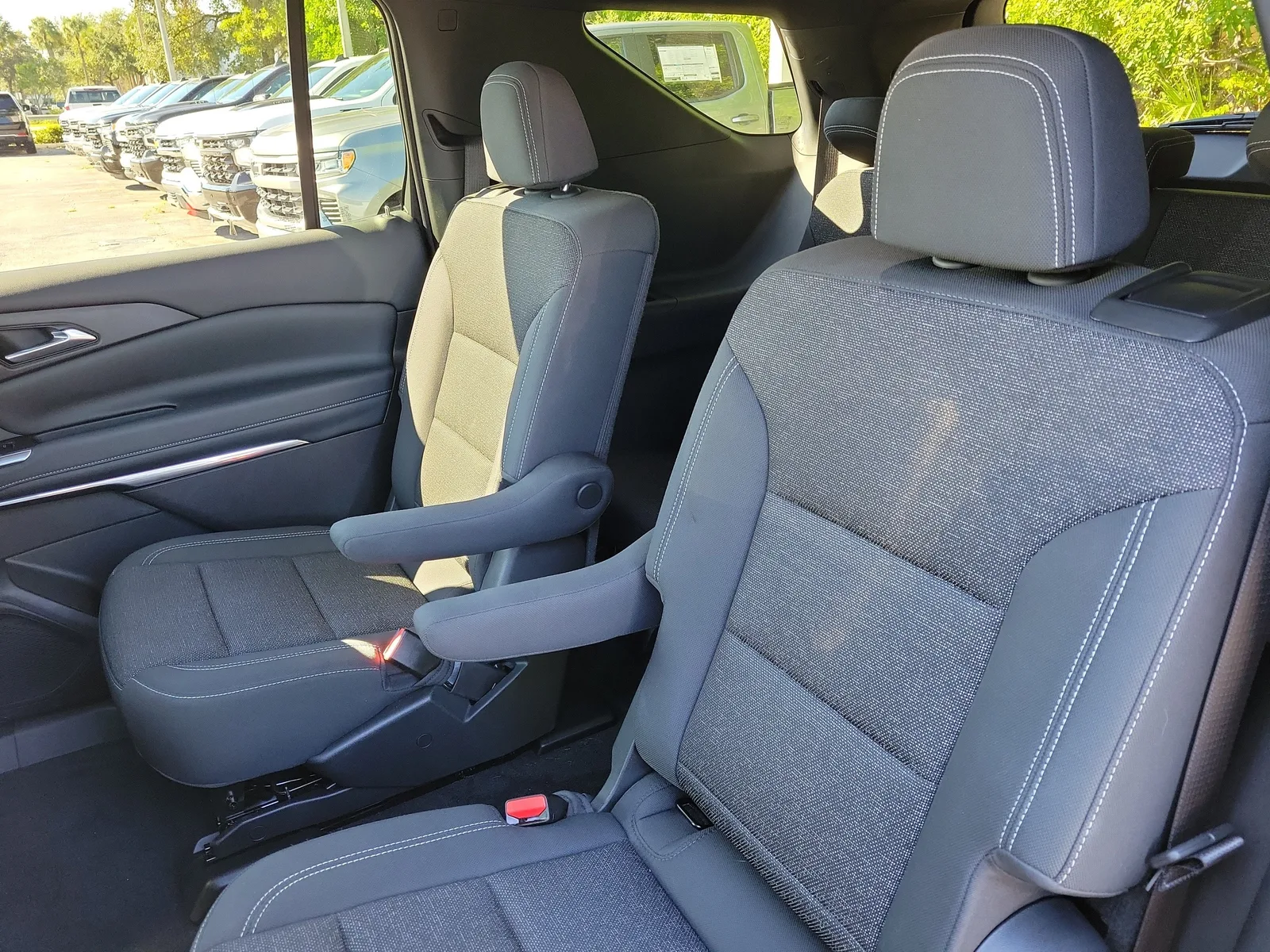 2025 Chevrolet Traverse LT photo 13