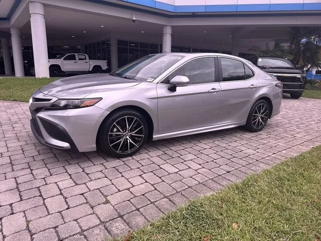 2024 Toyota Camry SE photo 21