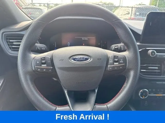 2025 Ford Escape ST-Line photo 6