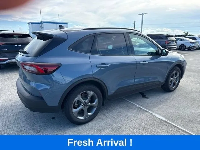 2025 Ford Escape ST-Line photo 16