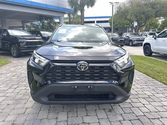 2024 Toyota RAV4 XLE photo 19