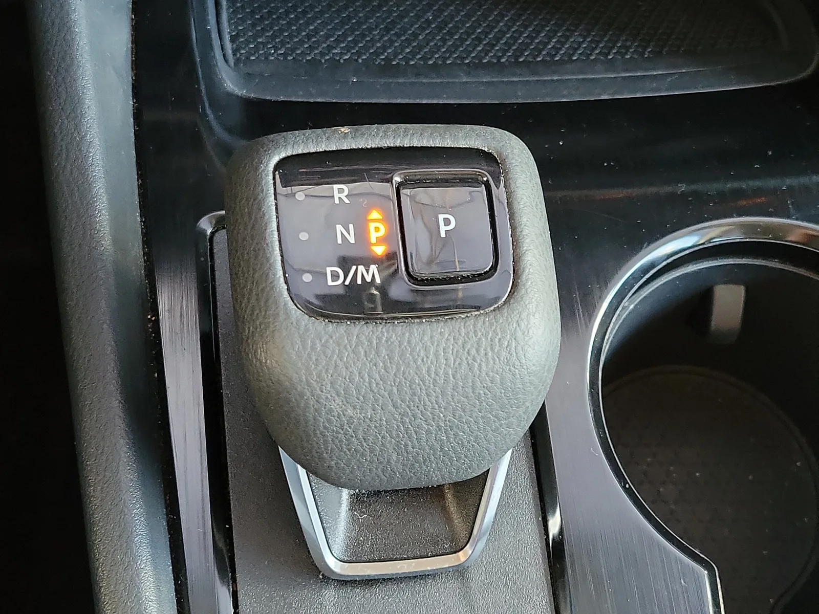 2025 Nissan Rogue SV photo 20