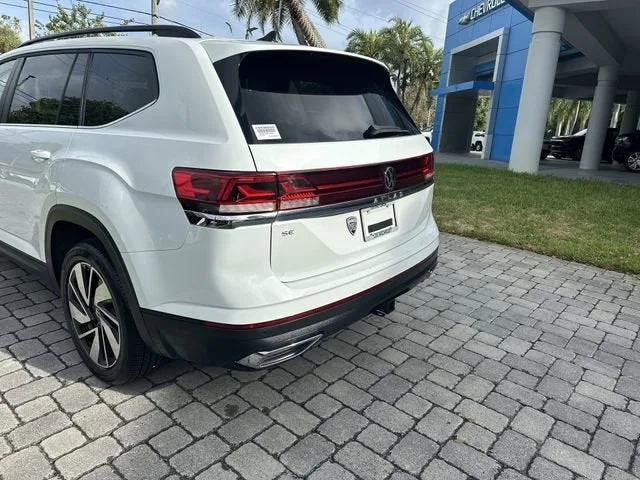 2024 Volkswagen Atlas 2.0T SE w/Technology photo 12