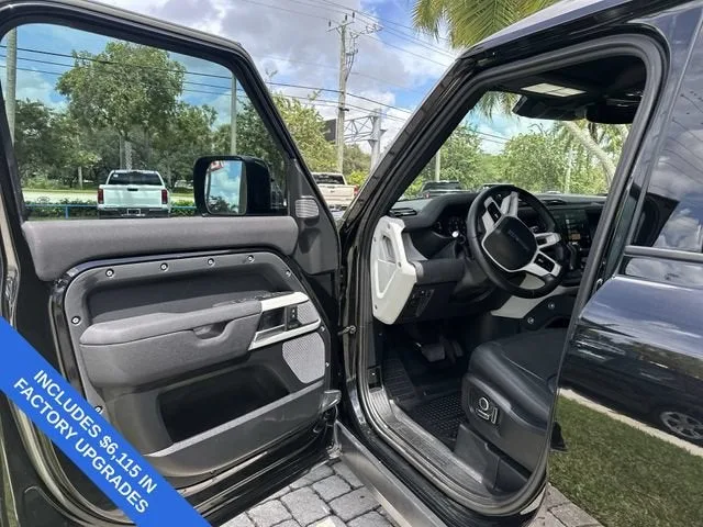 2023 Land Rover Defender SE photo 22
