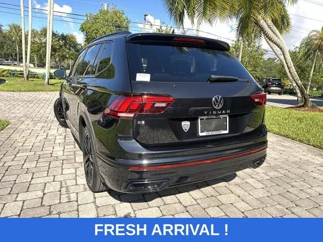 2022 Volkswagen Tiguan SE R-Line Black photo 12