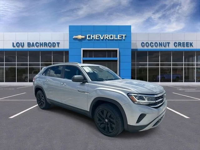 2022 Volkswagen Atlas Cross Sport 2.0T SE w/Technology photo 2