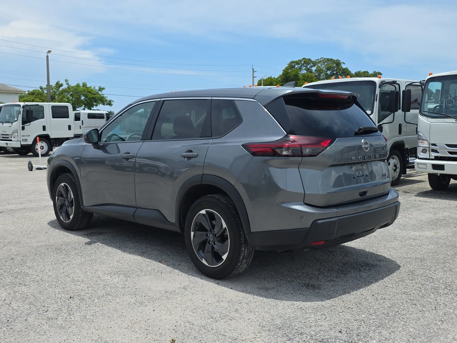 2024 Nissan Rogue SV photo 5