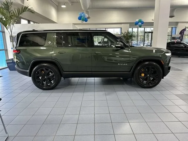 2023 RIVIAN R1S Adventure photo 13