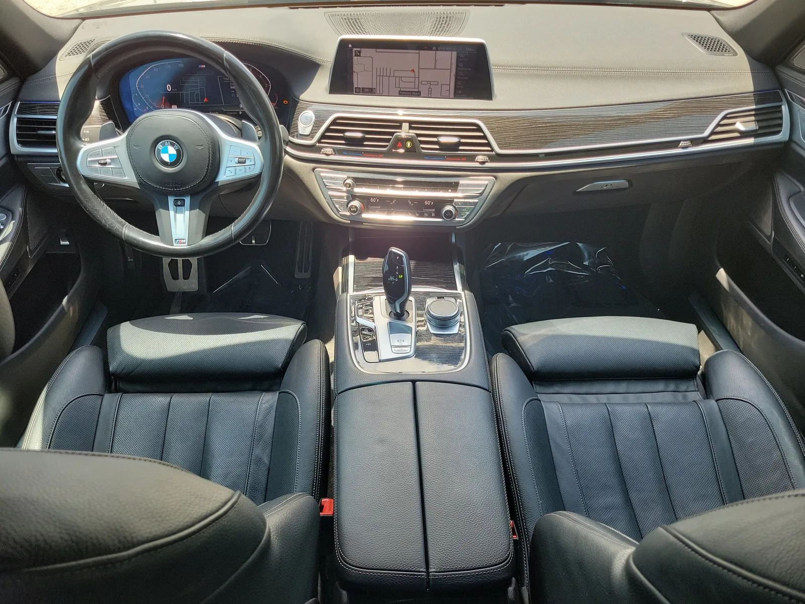 2022 BMW 7 Series 740i photo 18
