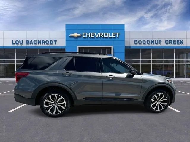 2020 Ford Explorer ST photo 9