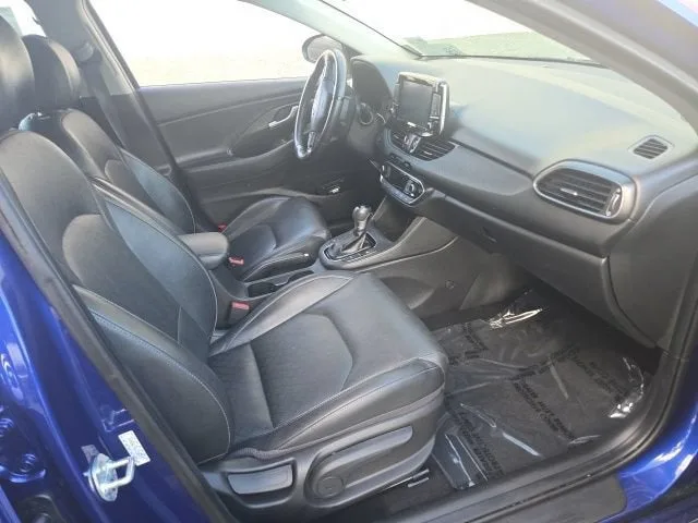 2020 Hyundai Elantra GT 5DR HB AT photo 10