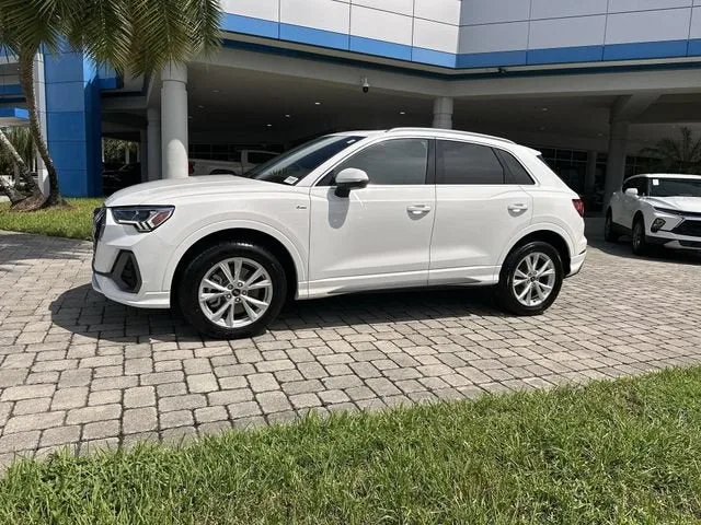 2025 Audi Q3 S line Premium photo 31