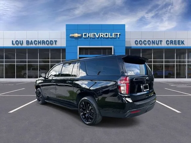 2023 Chevrolet Suburban RST photo 6