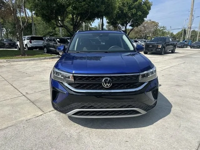 2024 Volkswagen Taos SE photo 18