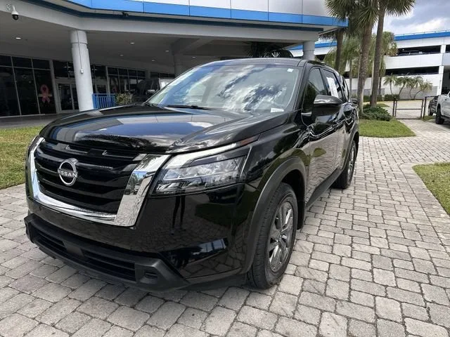 2025 Nissan Pathfinder S photo 20