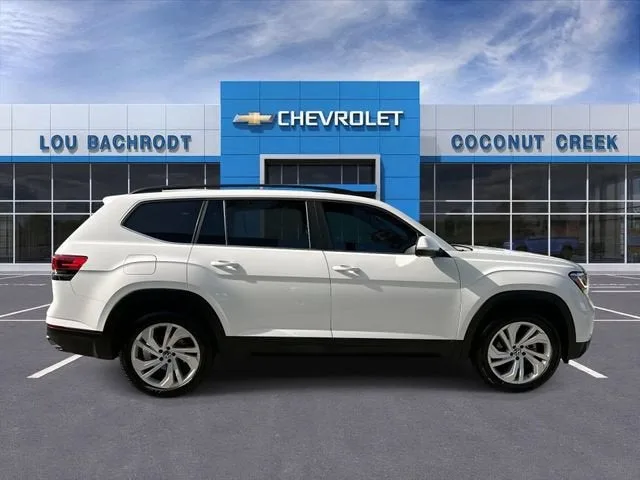 2022 Volkswagen Atlas 2.0T SE w/Technology photo 9