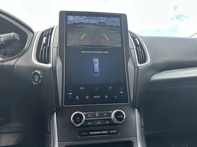 2024 Ford Edge Titanium photo 23