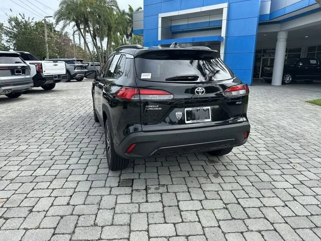 2025 Toyota Corolla Cross XLE photo 33