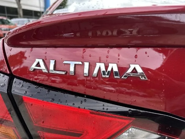 2022 Nissan Altima 2.5 SR photo 39