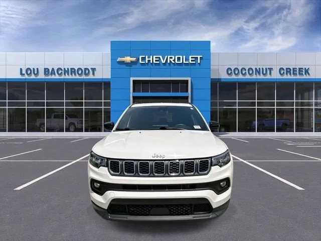 2024 Jeep Compass Latitude photo 3