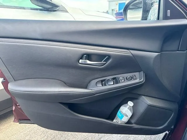 2025 Nissan Sentra SV photo 12