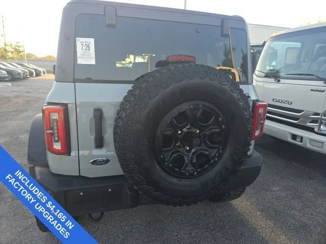 2022 Ford Bronco Base photo 5