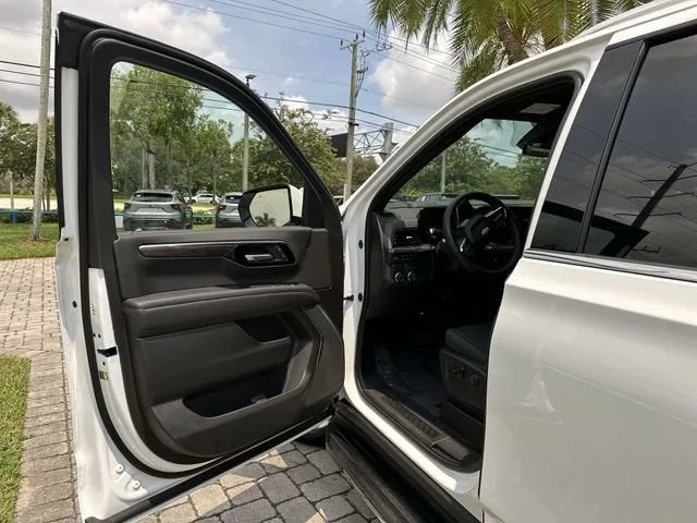 2026 Chevrolet Suburban LS photo 22