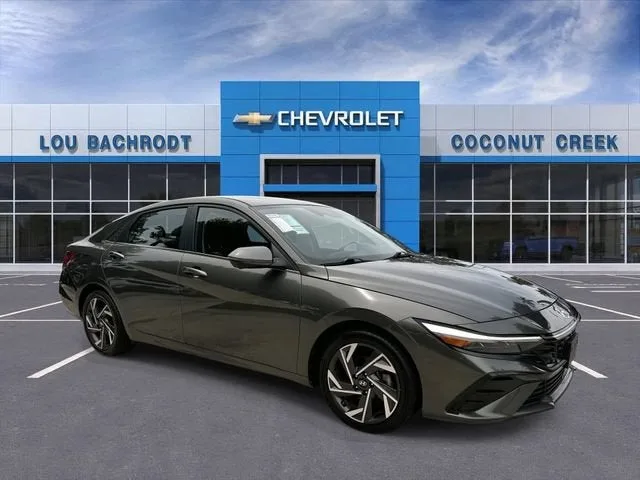 2024 Hyundai Elantra Limited photo 2