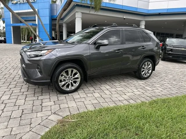 2024 Toyota RAV4 XLE Premium photo 21
