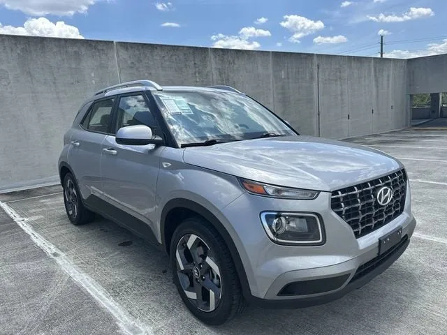 2025 Hyundai Venue SEL photo 15