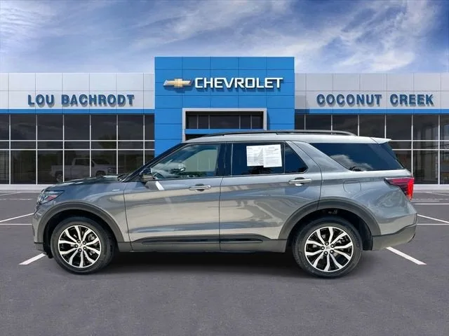 2025 Ford Explorer ST-Line photo 5