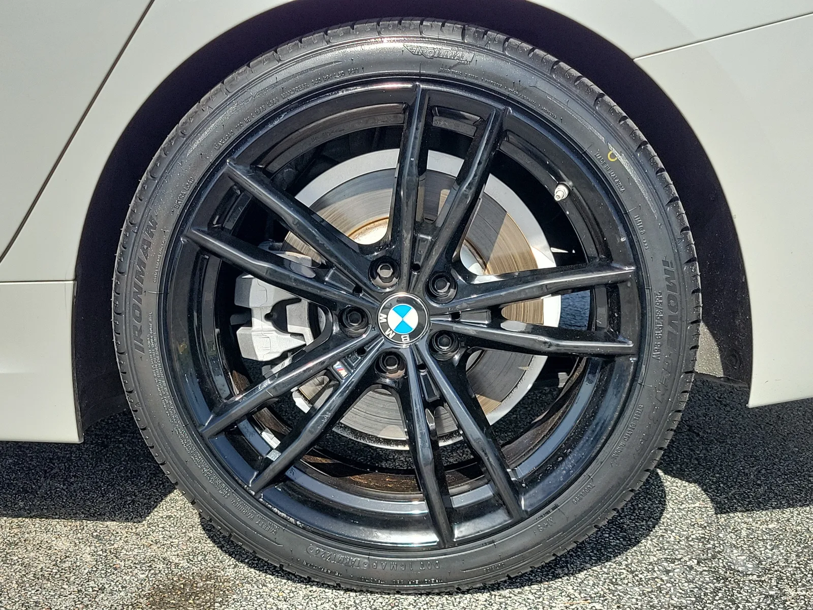 2022 BMW 3 Series 330i photo 9