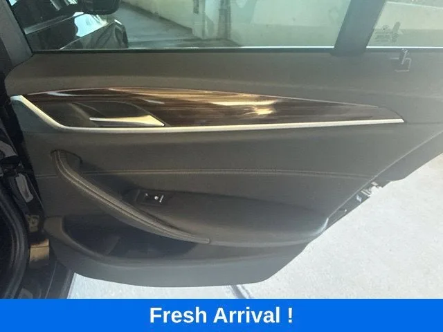 2023 BMW 5 Series 530i xDrive photo 13