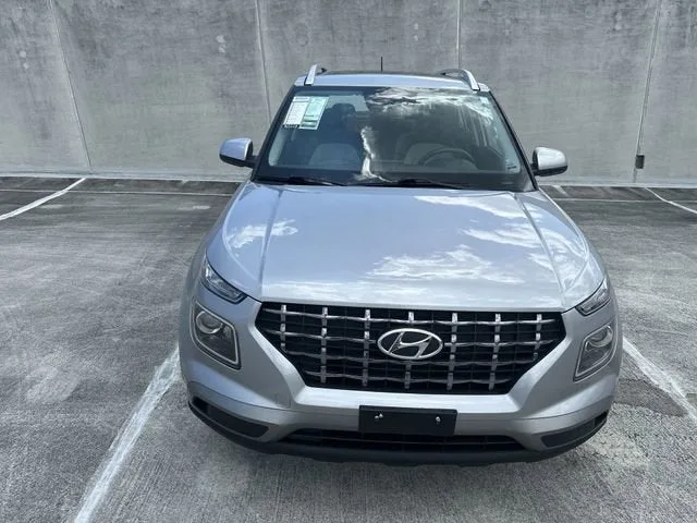 2025 Hyundai Venue SEL photo 38