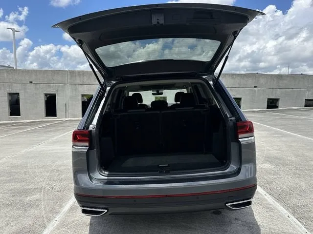 2022 Volkswagen Atlas 2.0T SE w/Technology photo 28