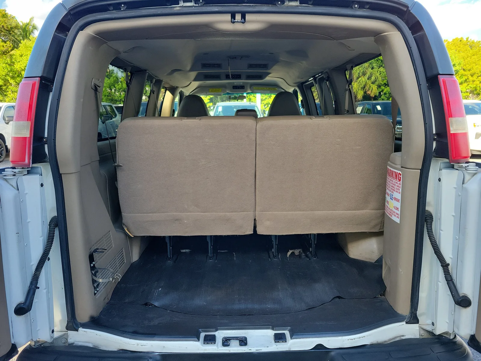 2014 Chevrolet Express Passenger 2500 LS photo 11