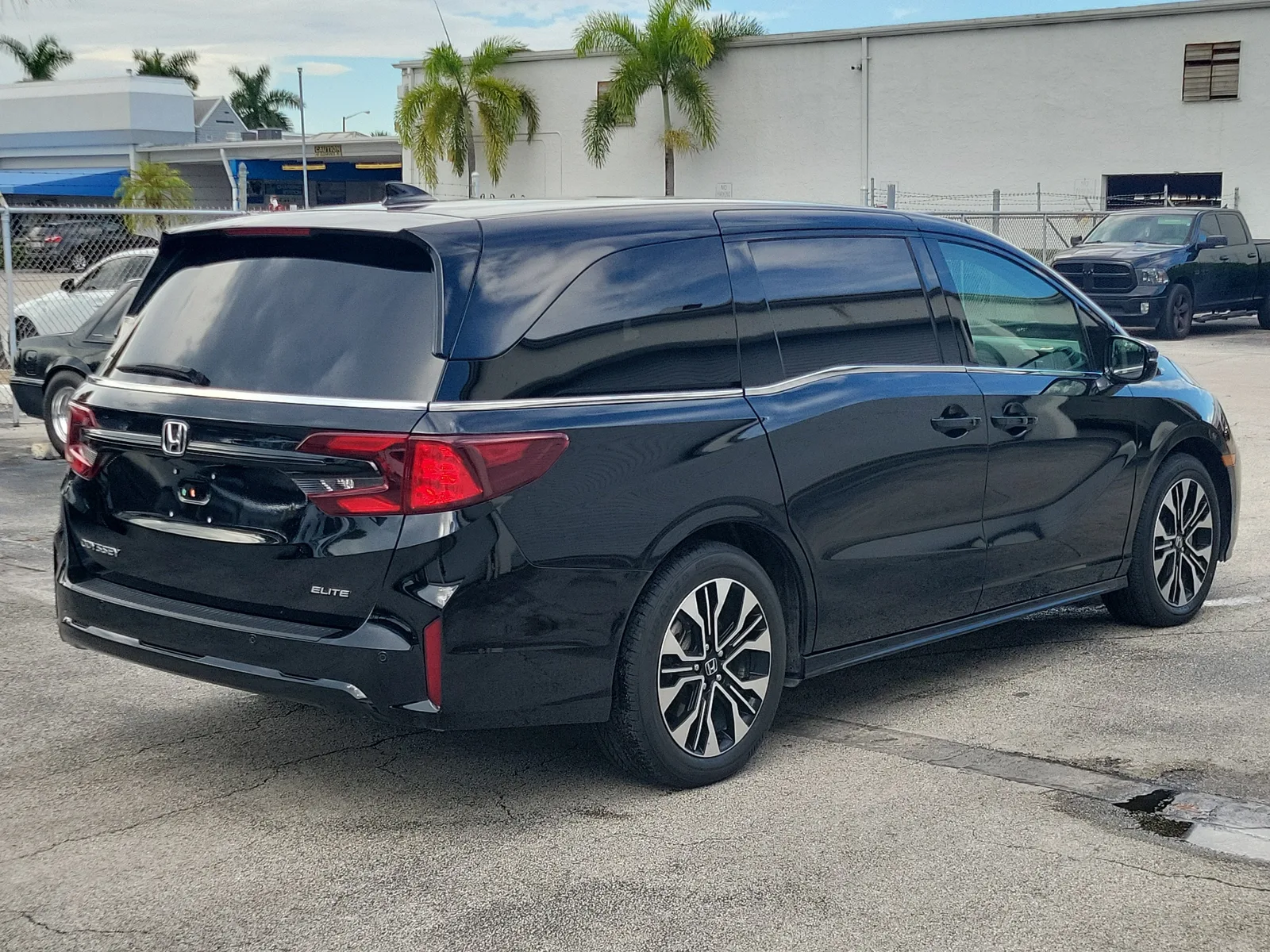 2025 Honda Odyssey Elite photo 5