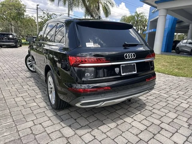 2021 Audi Q7 Premium Plus photo 12